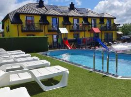 Willa Kwiatano - Plac zabaw & Jacuzzi & Basen & Sauna - Budynek C – hotel w Grzybowie