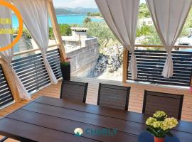 Mobile homes Charly, khu cắm trại ở Tisno