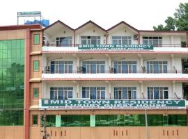 Mid Town Residency, hotel v destinaci Mandi