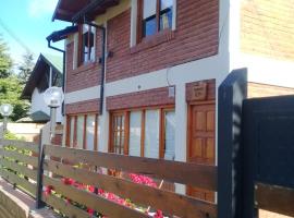 ROCA AZUL, hotel near El Bolson Airport - EHL, 