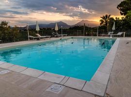 Anthos Casa Vacanze, hotel con estacionamiento en SantʼOmero