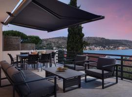 The Grande - Huge terrace - Amazing sea views - Tastefully Furnished - Access to rooftop terrace and gym - Hillside Apartments Rogoznica, hotel in Rogoznica