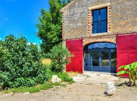 Cozy Home In Mornas With Kitchen, casă de vacanță din Mornas