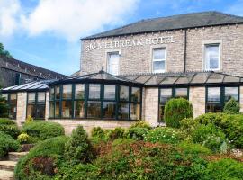 The Melbreak Hotel, hotel with parking in Great Clifton