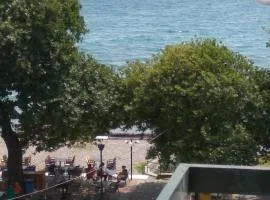 NAFPAKTOS Beach luxury Suites