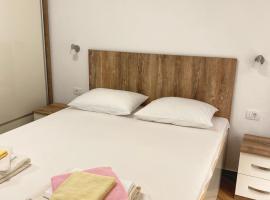 Apartment Jadran, hotel pogodan za kućne ljubimce u gradu Perast