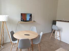 Studios des Remparts - Avallon, apartment in Avallon