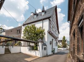 Zur Alten Weinkelter - bezauberndes Fachwerkhaus aus der Spätgotik von 1451 - Top Lage für Aktivitäten - Fahrradkeller, apartment in Ellenz-Poltersdorf