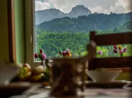 100 m2 Apartment - Nabucco with 270 degree Mountain View, 65 Oled TV, Netflix, PS5 Console