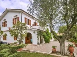 Gorgeous Home In Ardea With Wifi