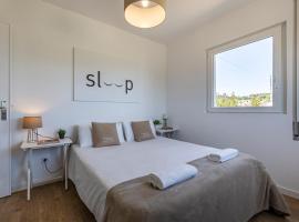 Charming Country House, hotel in Ourém