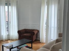 Grand appartement lumineux à 15mn Paris, hotel in Ablon-sur-Seine