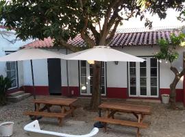 Casa dos Ingleses: Coruche'de bir otoparklı otel