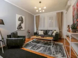 Mickitos Apartments at Macedonia Square