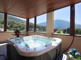 Lily glacier suite at silver bear condos, Hotel in Revelstoke