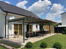 U Maňa - dovolenkový dom 50m od vstupu na kúpalisko, holiday rental in Rimavská Sobota