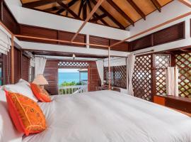 Baan Khunying - Secluded Phuket Beachfront Villa、ラワイビーチのホテル