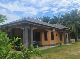 Enalys Homestay untuk orang islam sahaja – dom wakacyjny w mieście Kampung Bota Kiri