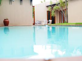 Echo Garden Guesthouse, hotel 3 bintang di Rustenburg