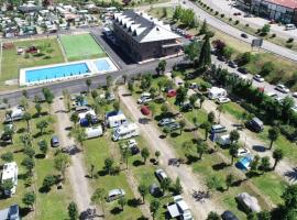 Sabiñanigo Camp & Hotel, hotel en Sabiñánigo