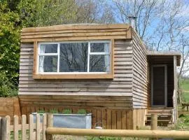 Cosy and rural Lodge at Goldhill Glamping