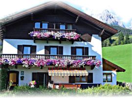 Haus Hartl, guesthouse kohteessa Saalfelden am Steinernen Meer