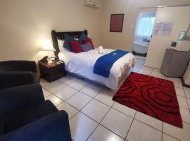 Harties Family 1 x Room - 4 Sleeper En-Suite Studio, accommodation in Hartbeespoort