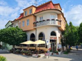 City Hotel, hotel em Piešťany