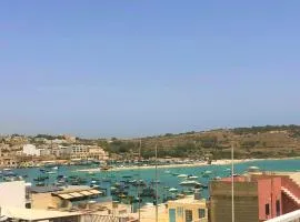 Penthouse in Marsaxlokk with panoramic views: 3 bedrooms, 2 baths