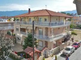 GARBIS Μπακάλης Θεοχάρης
