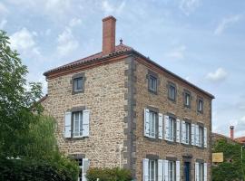 La maison de Maria, hotel v destinácii Saint-Beauzire