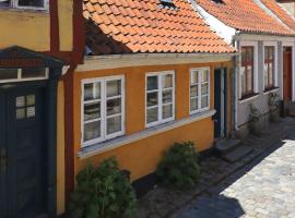 3 person holiday home in r sk bing: Ærøskøbing şehrinde bir otel