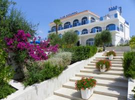 Club Azzurro Hotel & Resort, hotel Porto Cesareóban
