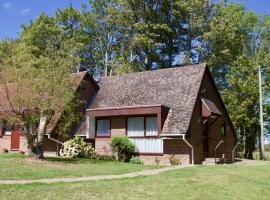 Glyndley Manor Cottages, cabin in Polegate