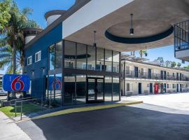 Motel 6-Anaheim, CA - Convention Center, motel in Anaheim