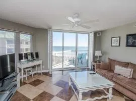 Beachfront Bliss in Litchfield By the Sea with Spectacular Amenities