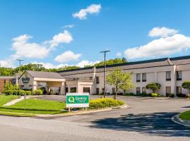 Quality Inn & Suites Bel Air I-95 Exit 77A, hotel near Martin State - MTN, Bel Air