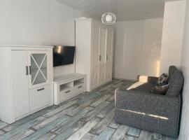 Квартира в новострое, hotel near Odessa International Airport - ODS, 