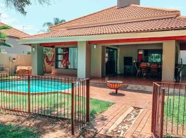 Pecanwood Golf Estate Home - Hartbeespoort، فندق جولف في هارتبيسبورت