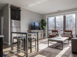 Capri 209 in the Heart of Downtown Traverse City, παραθεριστική κατοικία σε Traverse City