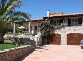Stunning Villa With Private Pool And Gardens