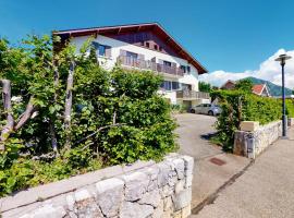 Apartment with 2 bedrooms for 4 people in Annecy-le-Vieux, nhà nghỉ dưỡng ở Annecy