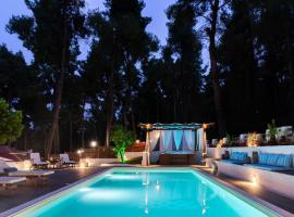 Forest Sani Villa, hotel with jacuzzis in Sani Beach