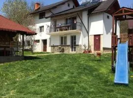 Casa Mariana - Comuna Arefu, Transfăgărășan