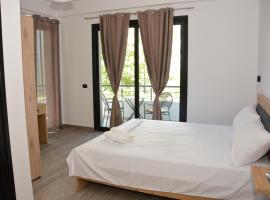 Lungomare private rooms, leilighetshotell i Vlorë