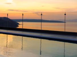 Serenity Penthouse, villa i Chalkida