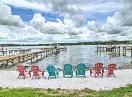 Florida Family Home with Private Pool and Dock!, hotel Clermontban