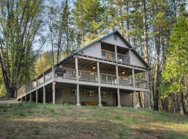 12R Hilltop Haven, hotell i North Wawona