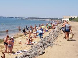 Аренда домик до 5 человек Посуточно Море Одесса Крыжановка Все удобства, Hotel in Kryschaniwka