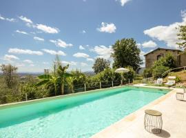 Villa le Casine, pet-friendly hotel in San Cristoforo a Perticaia